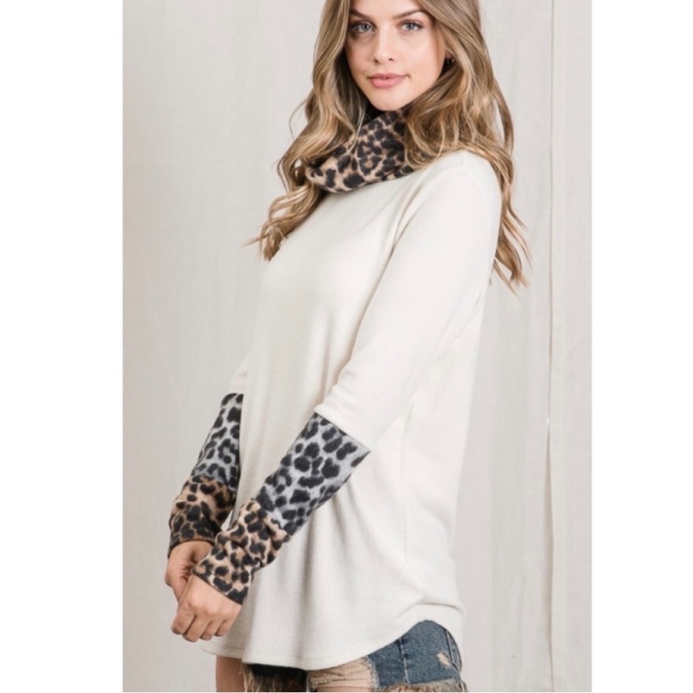 New! Soft Leopard Print Trim Cowl Neckline rounded slit Hemline Top - Picture 8 of 13